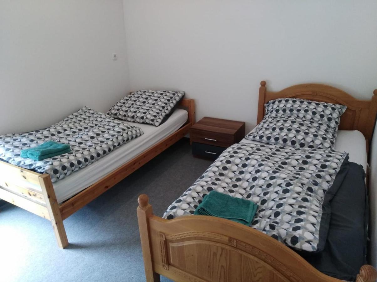באד גנדרסהיים Monteurzimmer\Ferienwohnung מראה חיצוני תמונה